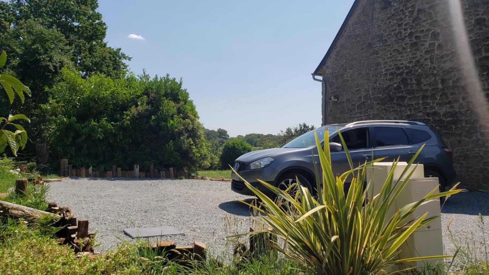 Maison D'Hote Avec Sauna Et Jacuzzi A La Campagne Les Portes du Coglais ภายนอก รูปภาพ